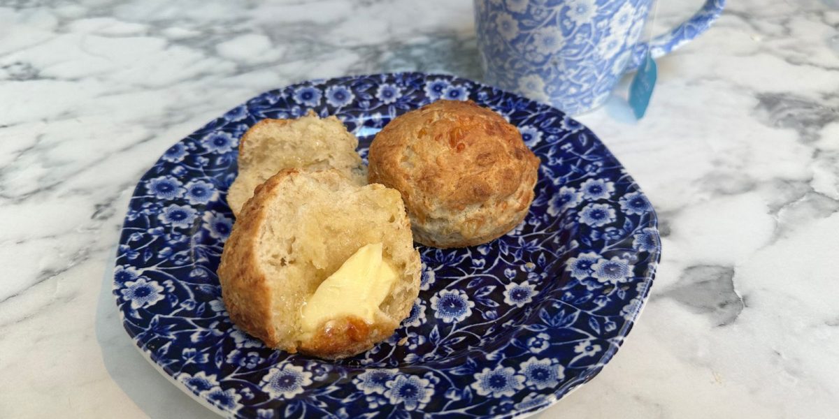 Tunworth scones with tea